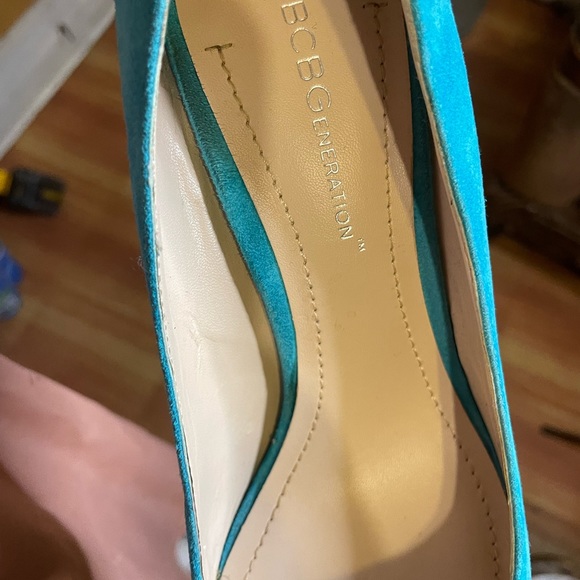 BCBG Blue Heels Size 7 - Picture 3 of 5